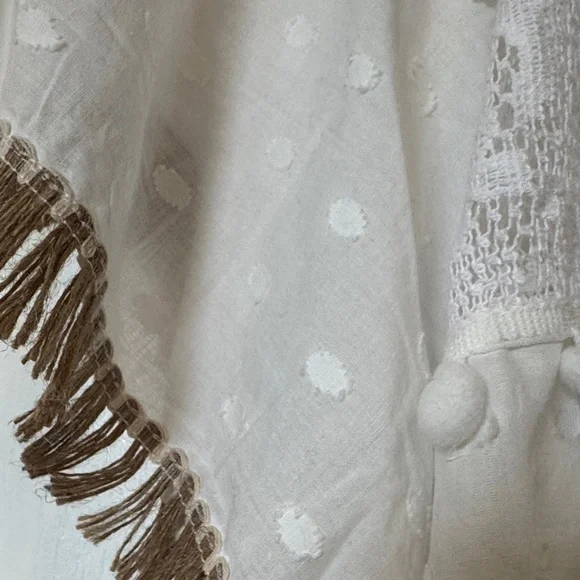 POL Floral Lace Boho Poncho Top with Tassel Details NWOT - Picture 5 of 8